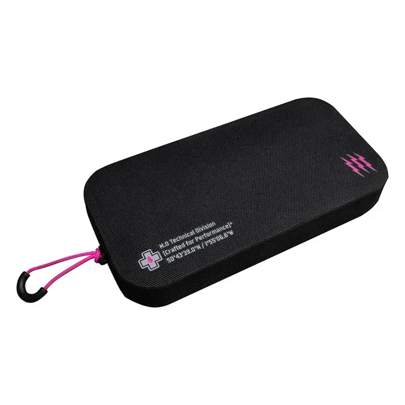 Muc-Off Waterproof Essentials Case in Black-2
