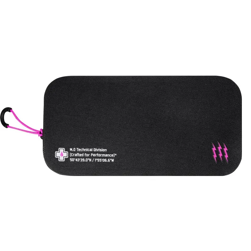 Muc-Off Waterproof Essentials Case in Black-3