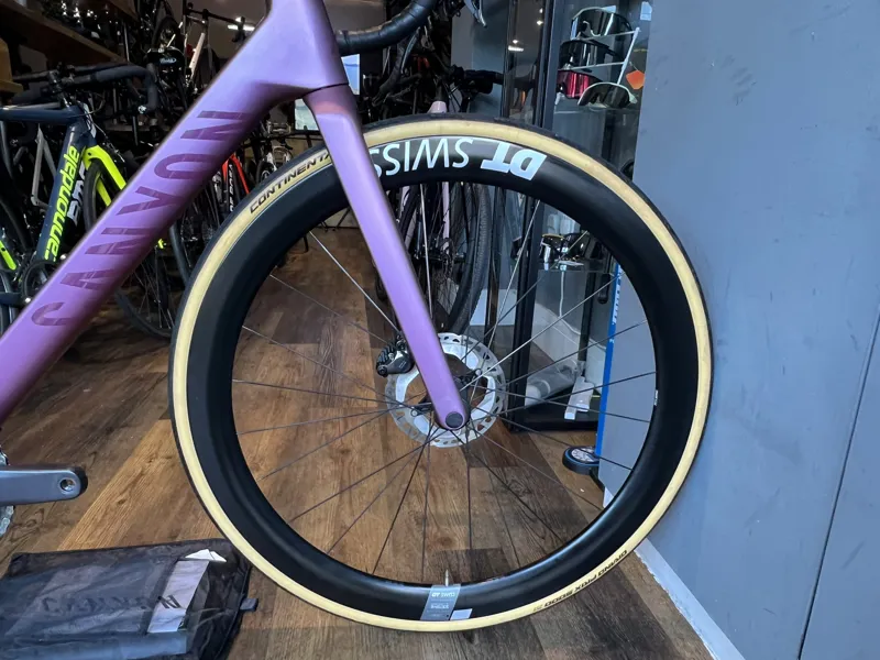 Canyon Ultimate CF SLX 8 Ultegra Di2 - Used-1