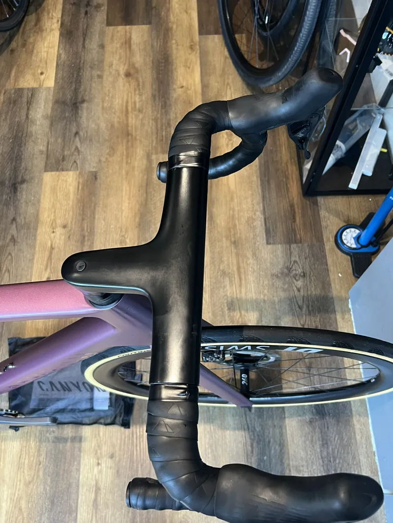 Canyon Ultimate CF SLX 8 Ultegra Di2 - Used-4