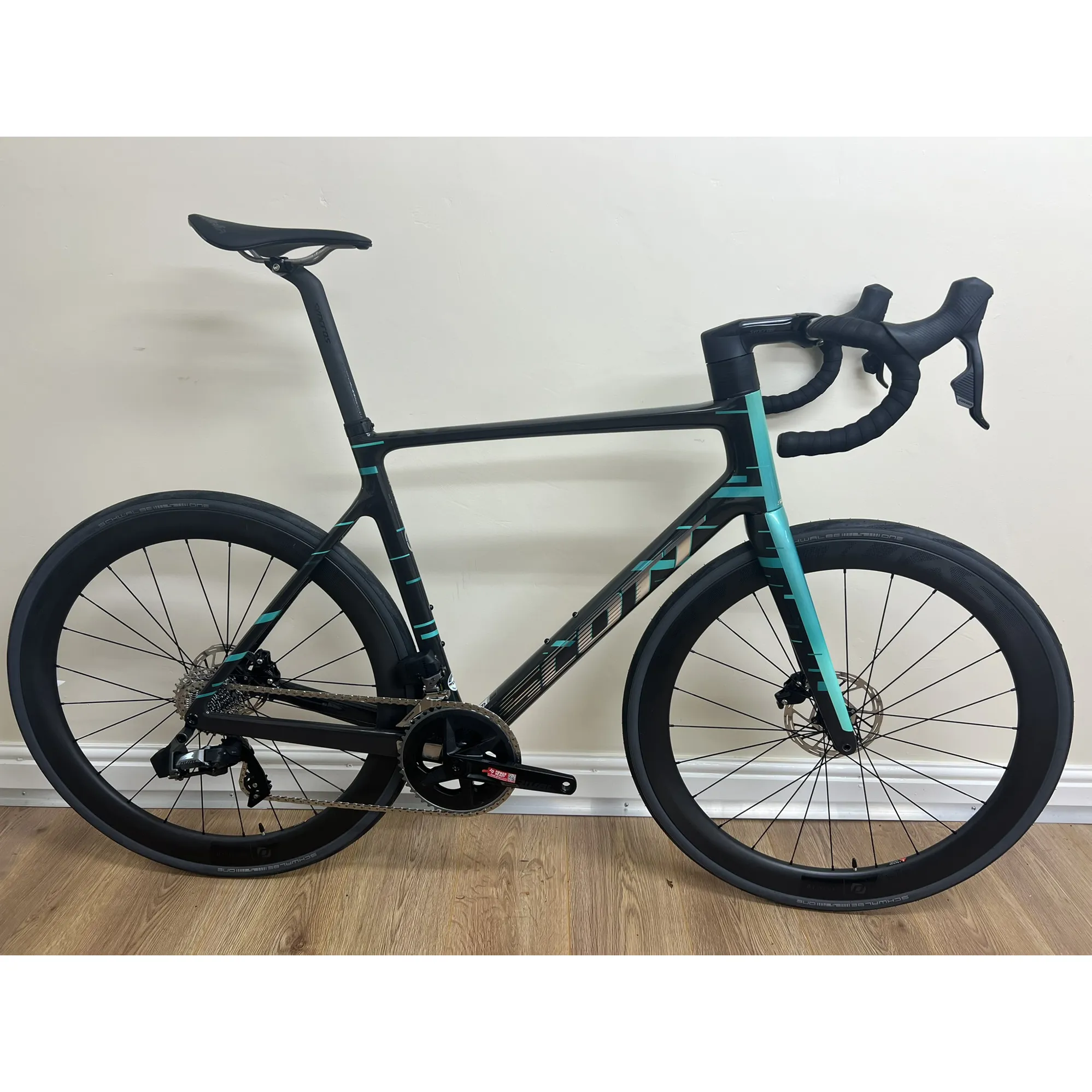 Scott Addict RC Super Sonic LTD Sram Rival AXS Road Bike Scott Addict RC Super Sonic LTD Sram Rival AXS Road Bike