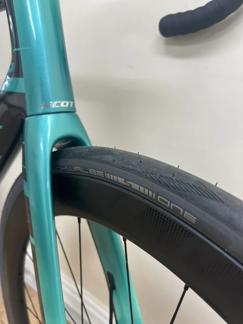 Scott Addict RC Super Sonic LTD Sram Rival AXS Road Bike-2