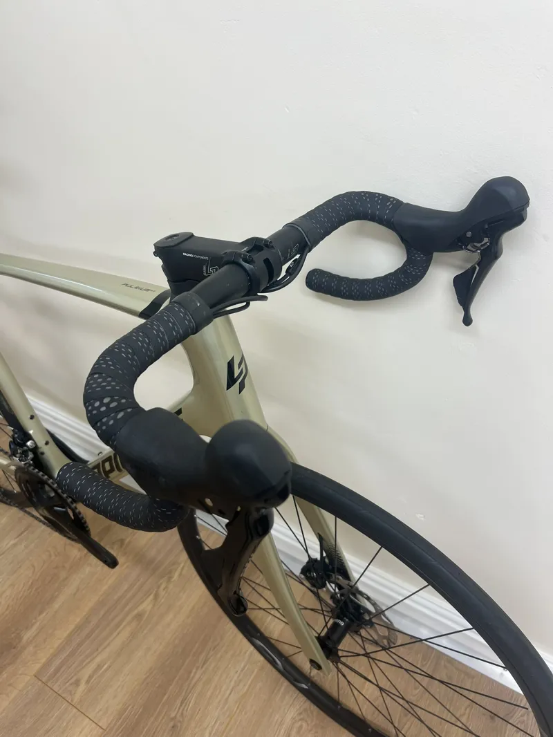 Lapierre Pulsium 5.0 Disc 105 Carbon Road Bike-3