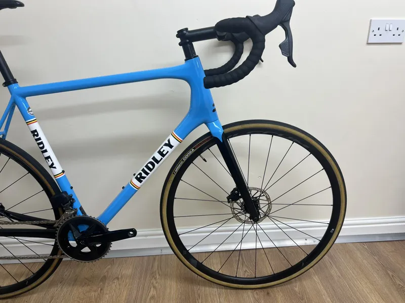 Ridley Helium SLX Disc Retro Blue ULT Road Bike-2